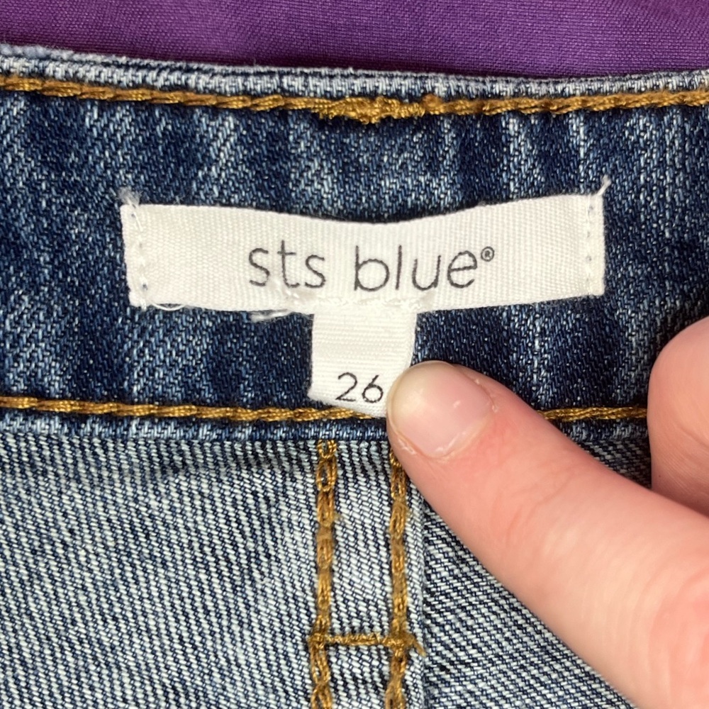 STS blue distressed high rise jean shorts, Size 26 - Picture 4 of 8